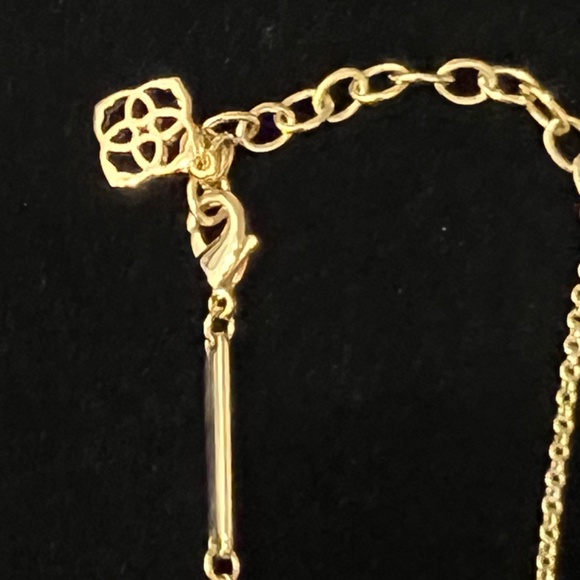 Kendra Scott Elisa Pendant in Veined Turquoise - Picture 4 of 4